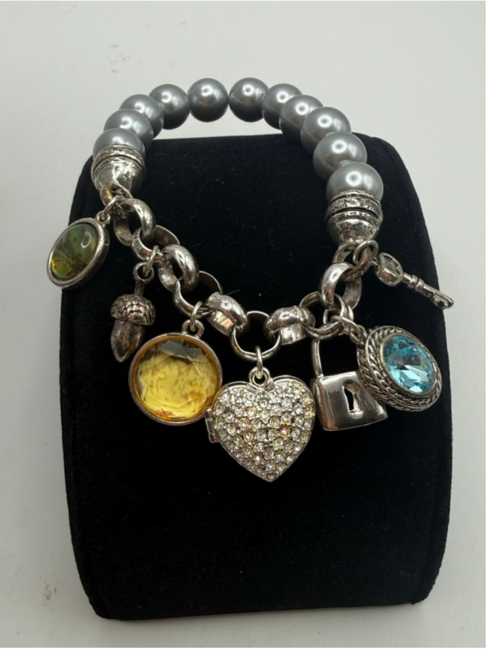 Vintage Avon President’s Club PC Charm Bracelet Faux Pearl Original Box
